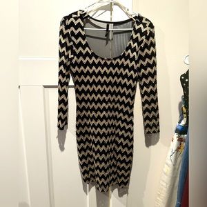 Love Culture - size Large - fitted evening dress